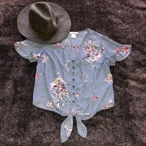 NWOT Urban Romantics Crop-Top